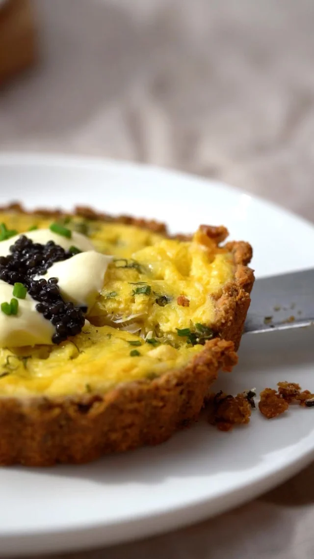 These Smoked Fish, Herb, and Crème Fraîche Tarts are awesome! 🌿🐟 Made with Superb Herb’s top-notch chives, parsley, and dill, each bite is a chill celebration of herbs, smoked fish, and creamy goodness. Top it off with more Crème Fraîche, fresh herbs, and maybe some caviar for that extra flair! 🍽️✨ 

#HerbLover #TastyTarts #EasyElegance